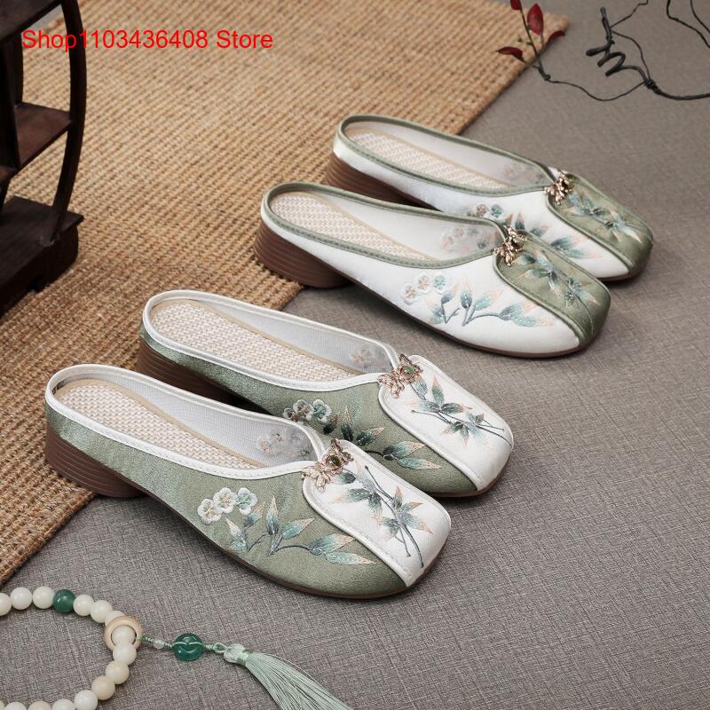 Ethnic Fashion Women - 新しい刺繍入りスリッパ、女性用ホームフラット布製シューズ、ナショナルファッションとエスニックスタイルの刺繍入りスリッパ