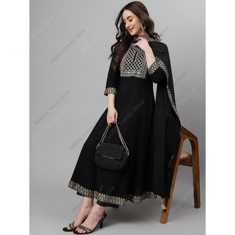 インド・パキスタン女性用ブラックレーヨン素材クルタパンツセッ - Salwar Kameez Set のレビューと価格