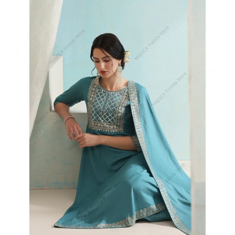 孔雀青色のインド女性用3ピースセット、刺繍入りアナーカリクル - Salwar Kameez Set のレビューと価格