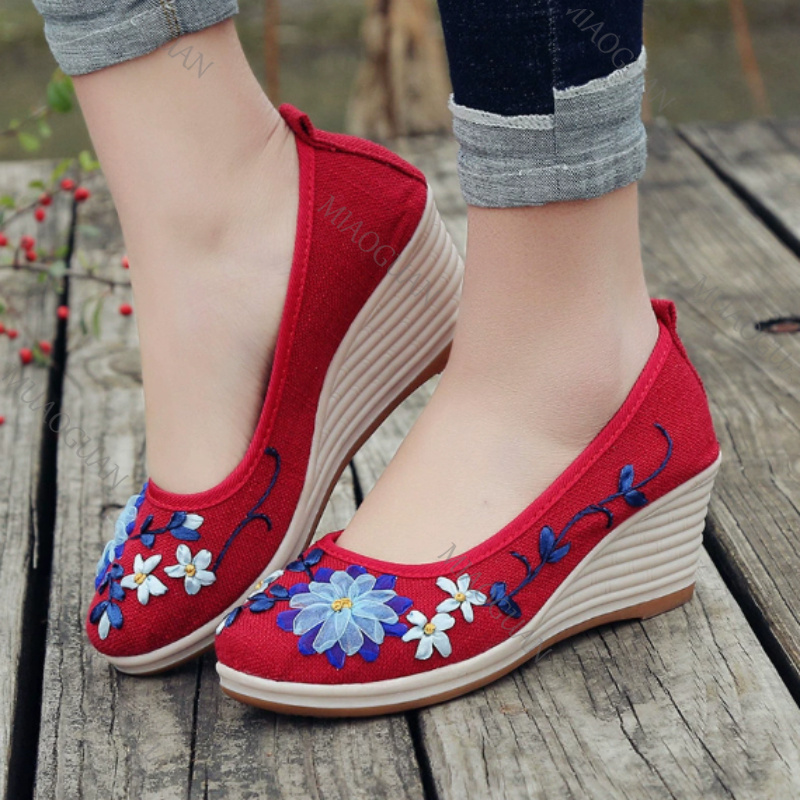 刺繍入り女性用コンフォートウェッジプラットフォームシューズ、 - Ethnic Fashion Women のレビューと価格
