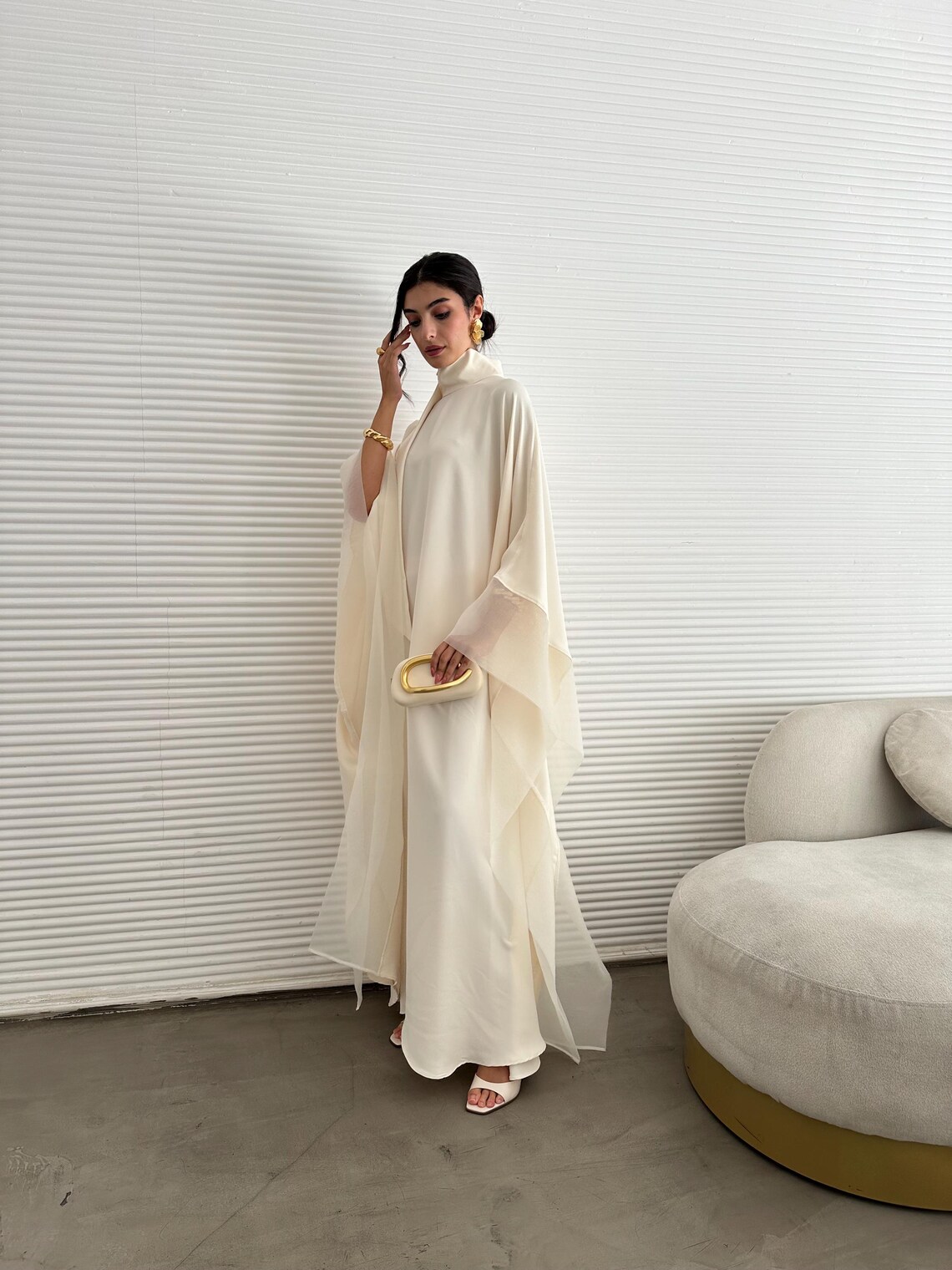 ムスリム女性用アバヤ、ハイネックタイ付きシフォンフレアスリー - Abaya Modest Wear のレビューと価格