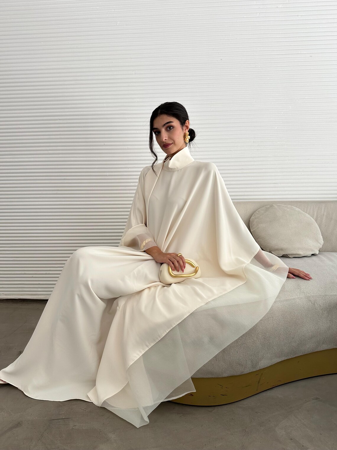 ムスリム女性用アバヤ、ハイネックタイ付きシフォンフレアスリー - Abaya Modest Wear のレビューと価格