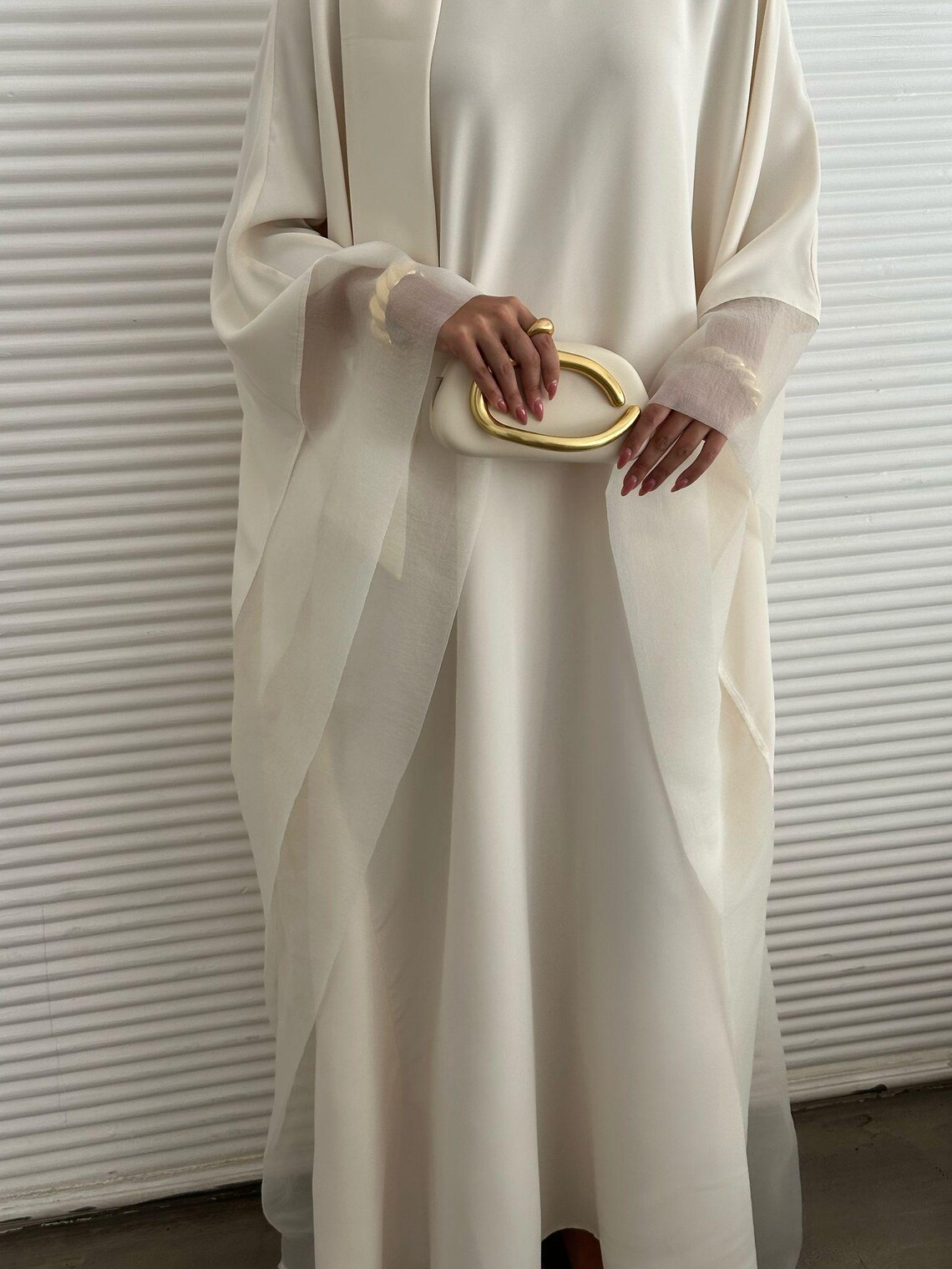 ムスリム女性用アバヤ、ハイネックタイ付きシフォンフレアスリー - Abaya Modest Wear のレビューと価格